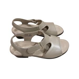 SAS Women's Size 7.5WW Pearl White Leather Buckle Cushioned Slingback Sandals